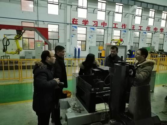 说明: EA59057C6E26BD09CC58FF605FF41B65.jpg