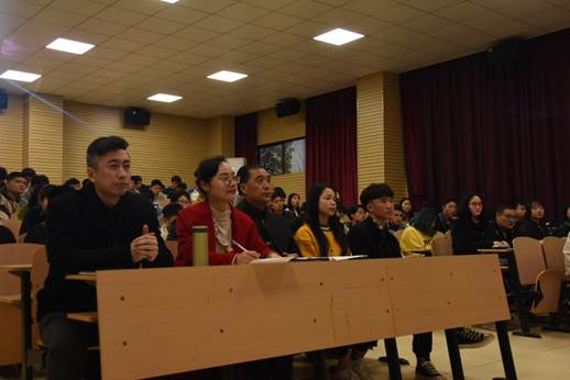 说明: 评委