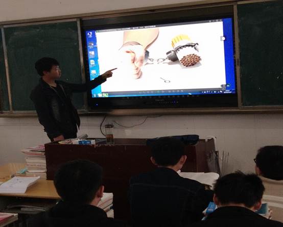 说明: K:\陈新建\2019系部资料\简报\戒烟主题班会图片\IMG_20190327_145523.jpg