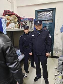 说明: E:\2023年资料\安全大检查\2.12\安全大检查照片\派出所民警.jpg