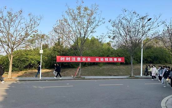 说明: b3e4a29f6fe8fec8fc8786480cbe4e8