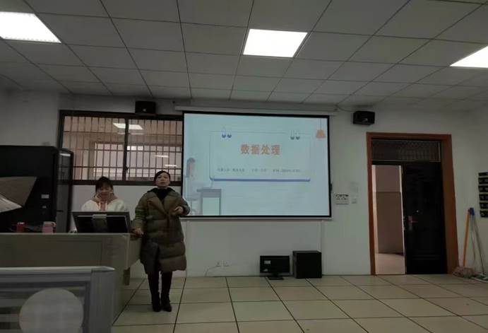 说明: 1