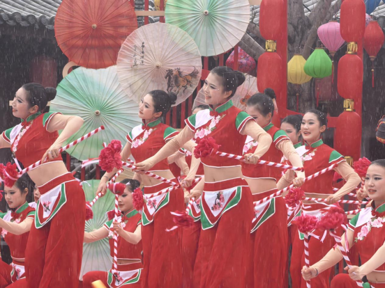 学校师生编导出演的春节文艺节目《打花鞭》将在央视总台播放