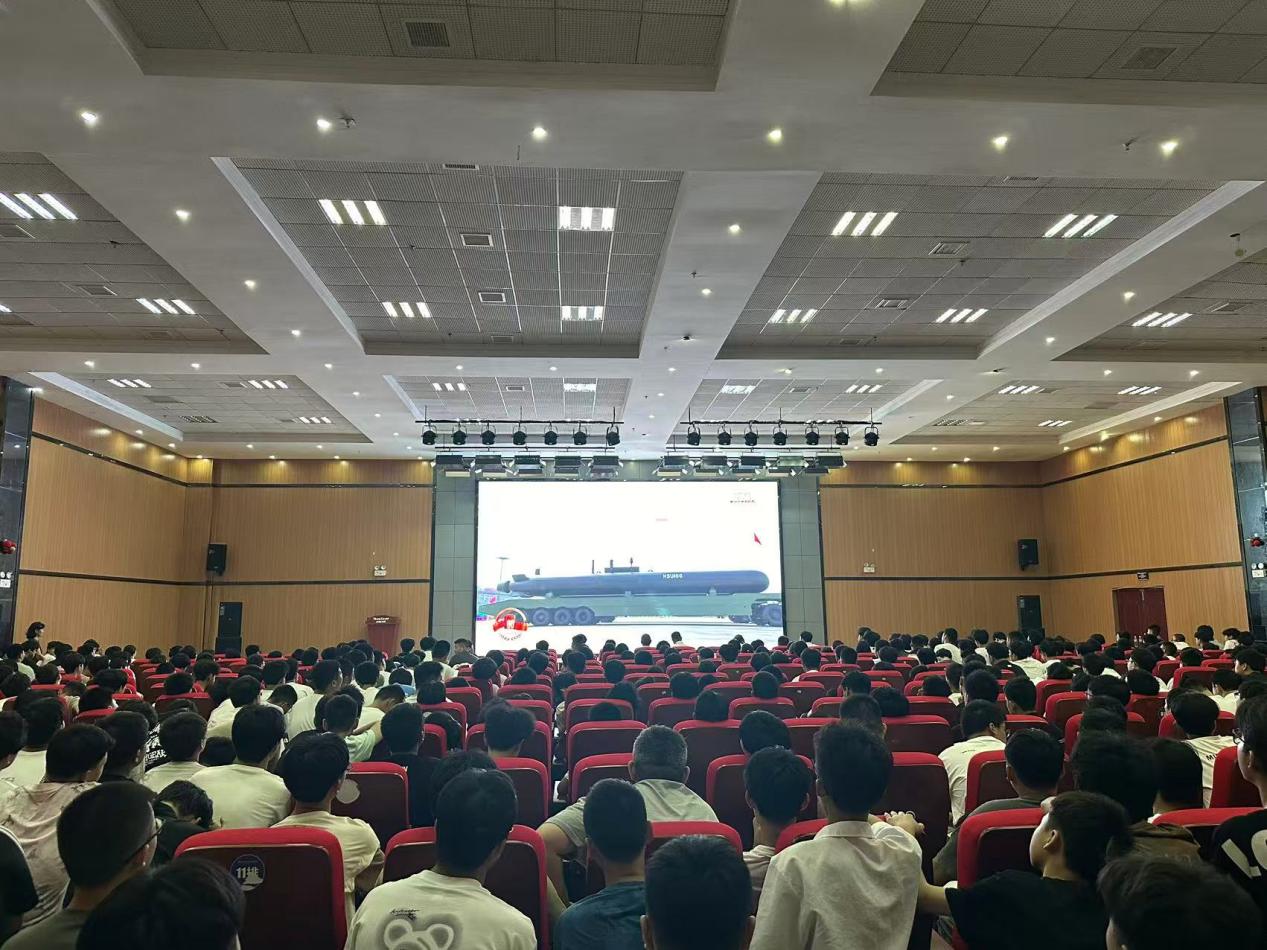 铁流映初心 誓言强技行