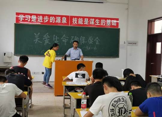 85eb807868f47e11b3b23979a46082a