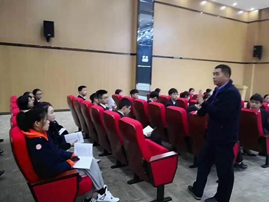 说明: 018569765016c82b5e27be5a3450e02