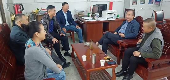 说明: 扶贫日活动照片1