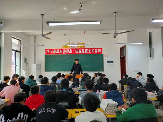 说明: C:\Users\Administrator\Desktop\机械工程系第十期简报\微信图片_20210325211023.jpg