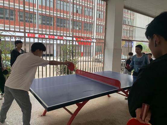 说明: C:\Users\Administrator\Desktop\机械工程系第19期简报\52908e9f39d82f3b9632ec0f8dc61b5.jpg