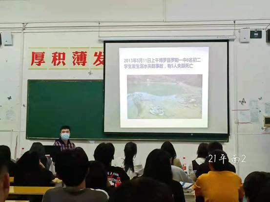 说明: 63be0ecb3c8db382ebcc2994bb9d317