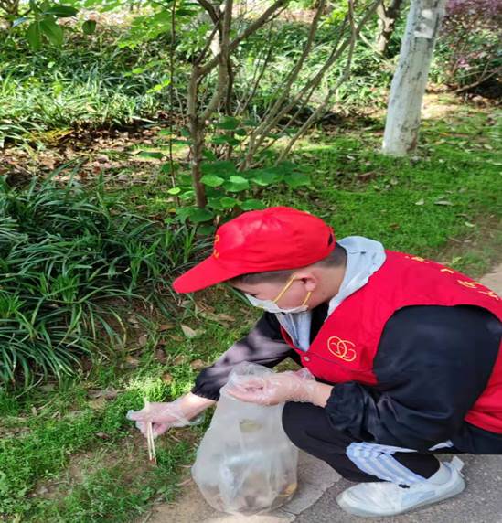 说明: 32e24b4817d649d93e88a08fae199d4