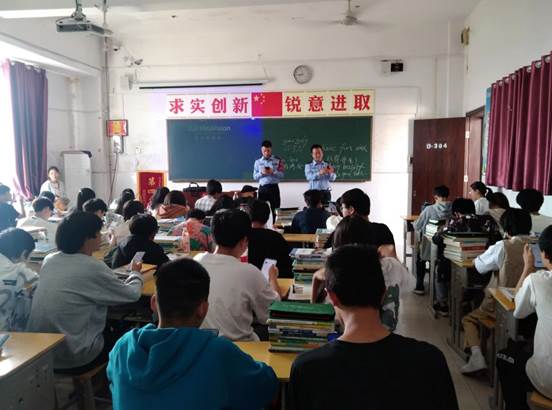 说明: 563590f7a8216f82c1f802a7a338aff