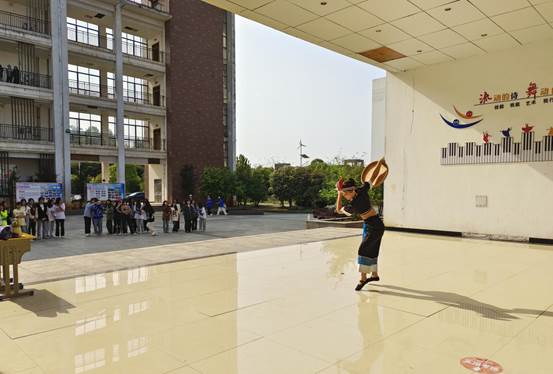 说明: b3dd75fedcd4a585926a1446dbcda58