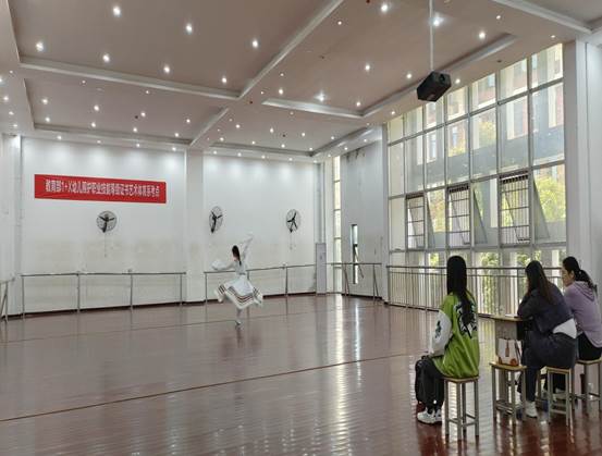 说明: ce30104a79aa4c333b7e12265f61887