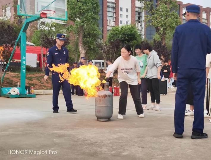 说明: f126414e4f05884a679972cbcf83acb