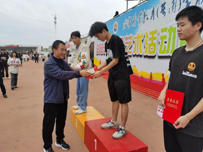 说明: f386b3d84c835aafae837f5528f8744